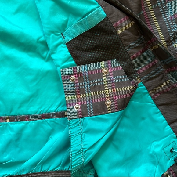 Empyre Shell Snowboarding / Skiing Jacket - Picture 8 of 10